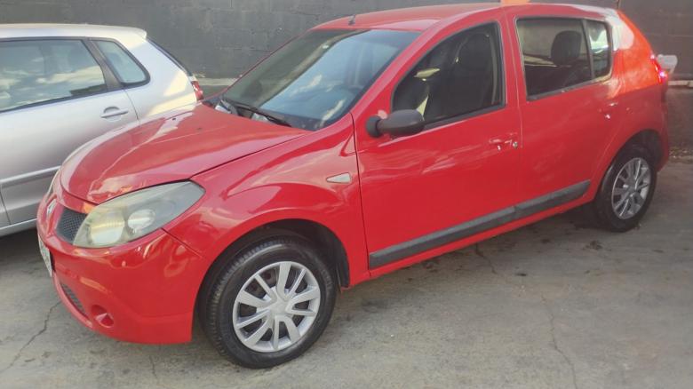 Renault - SANDERO 1.6 AUTHENTIQUE