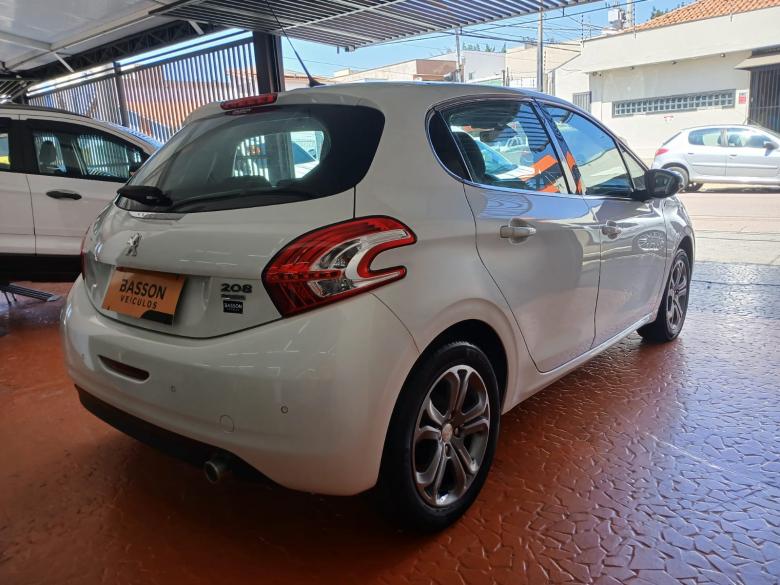 Peugeot - 208 GRIFFE 1.6 AUT