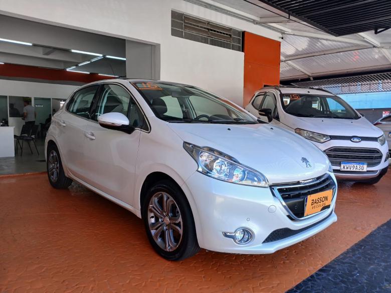 Peugeot - 208 GRIFFE 1.6 AUT