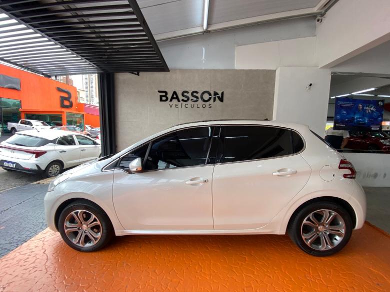 Peugeot - 208 GRIFFE A 1.6 