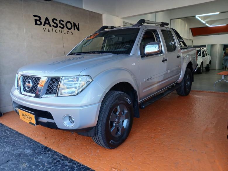 Nissan - FRONTIER LE 25 X4