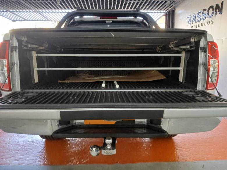 Nissan - FRONTIER LE 25 X4