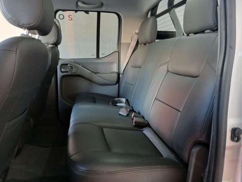 Nissan - FRONTIER LE 25 X4