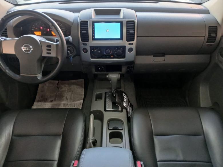Nissan - FRONTIER LE 25 X4