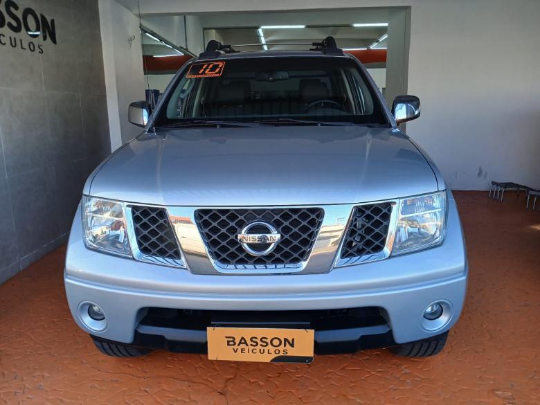 Nissan - FRONTIER LE 25 X4