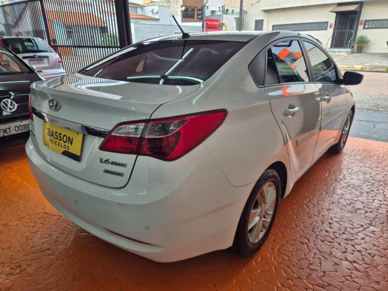 Hyundai - HB20S 1.6 AT PREMIUM 