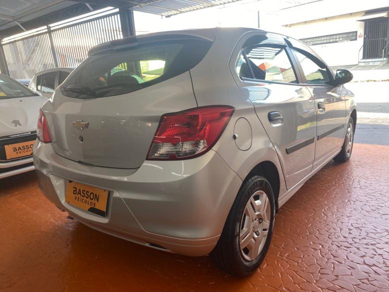 GM - Chevrolet - ONIX 1.0 MT JOY E