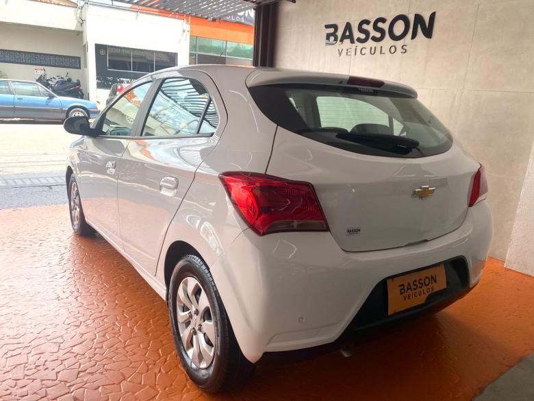 GM - Chevrolet - ONIX 1.0 MT LT
