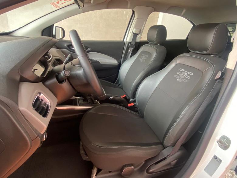 GM - Chevrolet - ONIX 1.0 MT LT