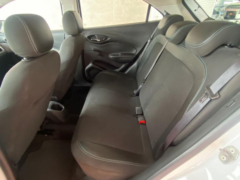 GM - Chevrolet - ONIX 1.0 MT LT