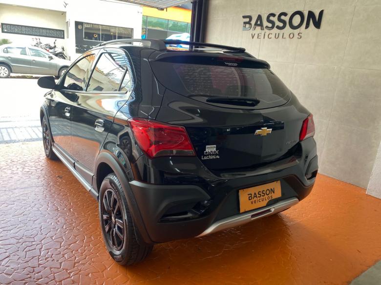 GM - Chevrolet - ONIX 1.4 AT ACT - IPVA 26 GRATIS