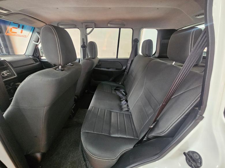 Mitsubishi - PAJERO TR4 4X2  AT 