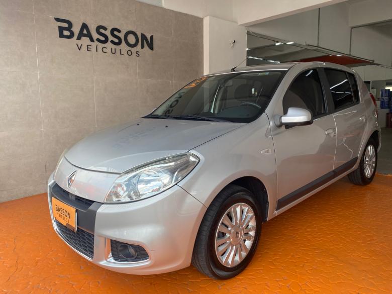 Renault - SANDERO PRIVILEGE 1.6 AUT