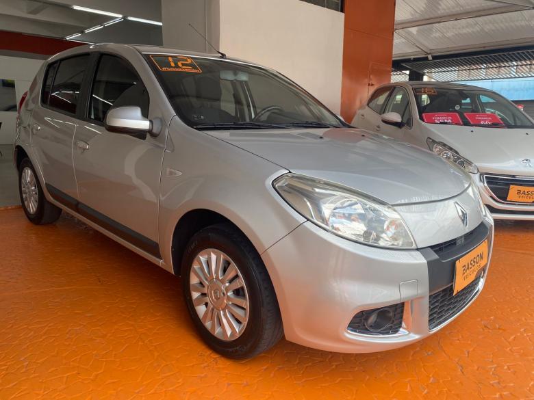 Renault - SANDERO PRIVILEGE 1.6 AUT