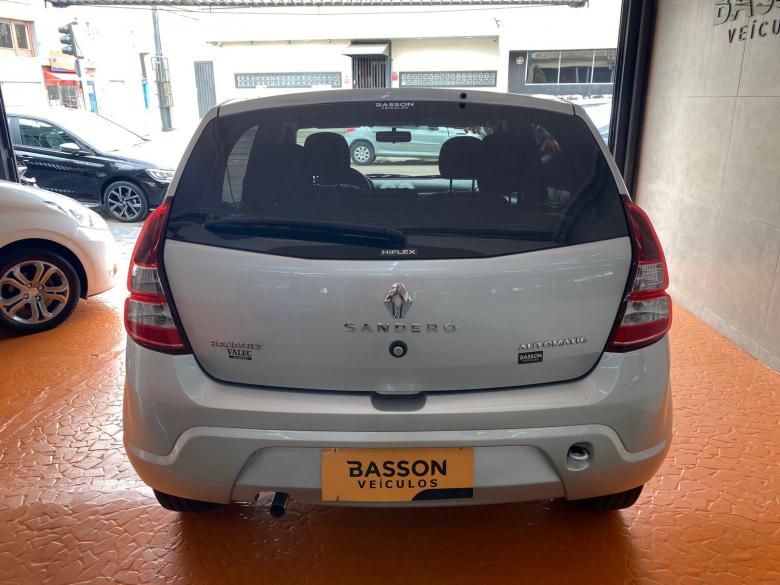 Renault - SANDERO PRIVILEGE 1.6 AUT