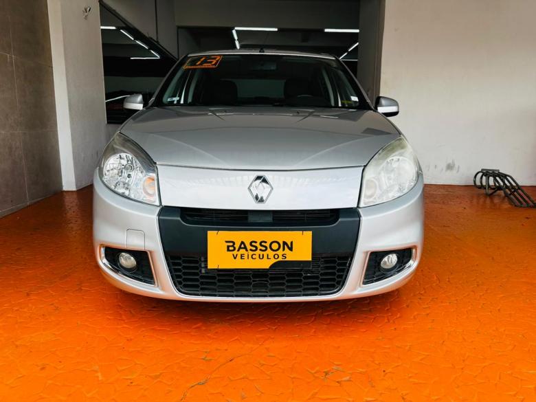 Renault - SANDERO PRIVILEGE 1.6 AUT