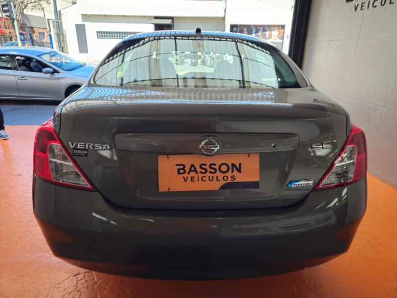 Nissan - VERSA 16SL FLEX