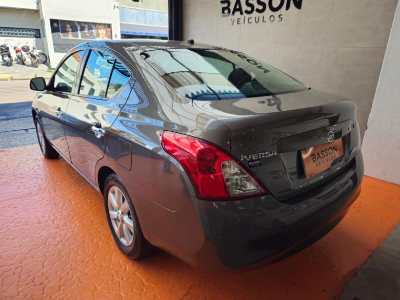 Nissan - VERSA 16SL FLEX
