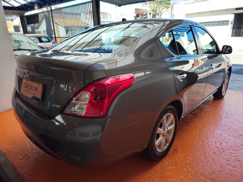 Nissan - VERSA 16SL FLEX