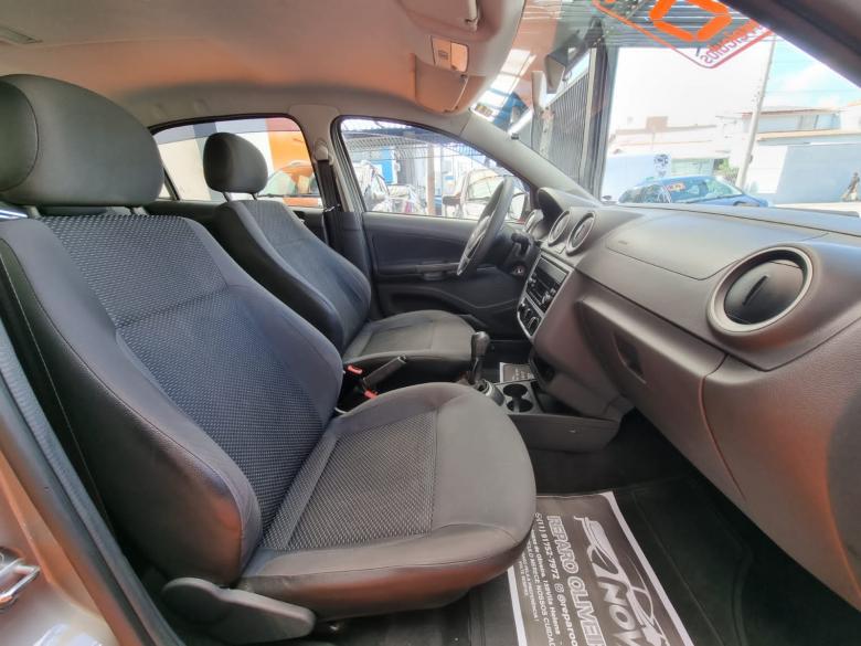 VW - VolksWagen - VOYAGE TL 1.6 MB 