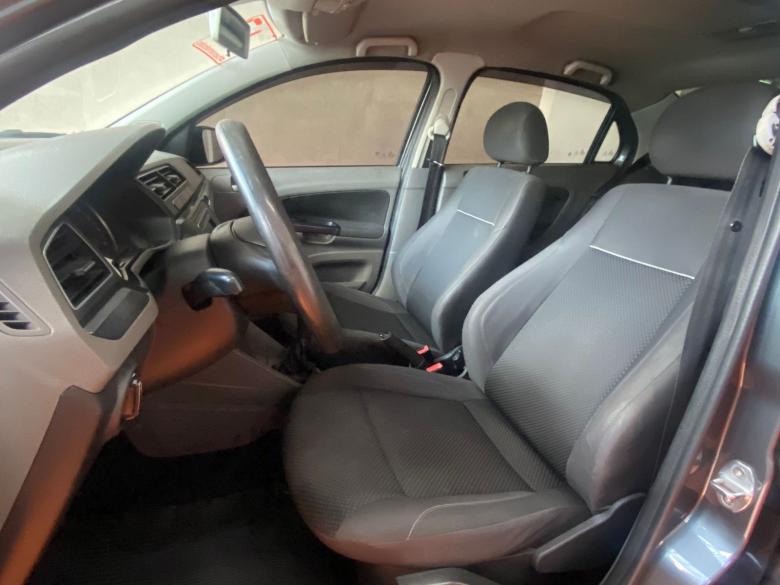 VW - VolksWagen - VW/ NOVO VOYAGE CL MBV