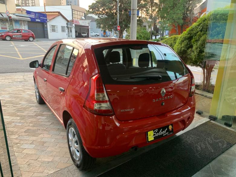 Renault - SANDERO AUTHENTIQUE