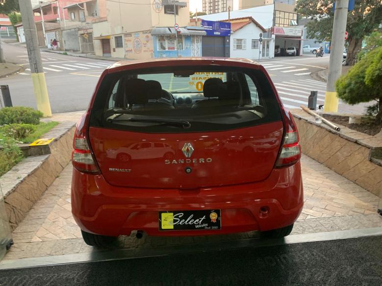 Renault - SANDERO AUTHENTIQUE
