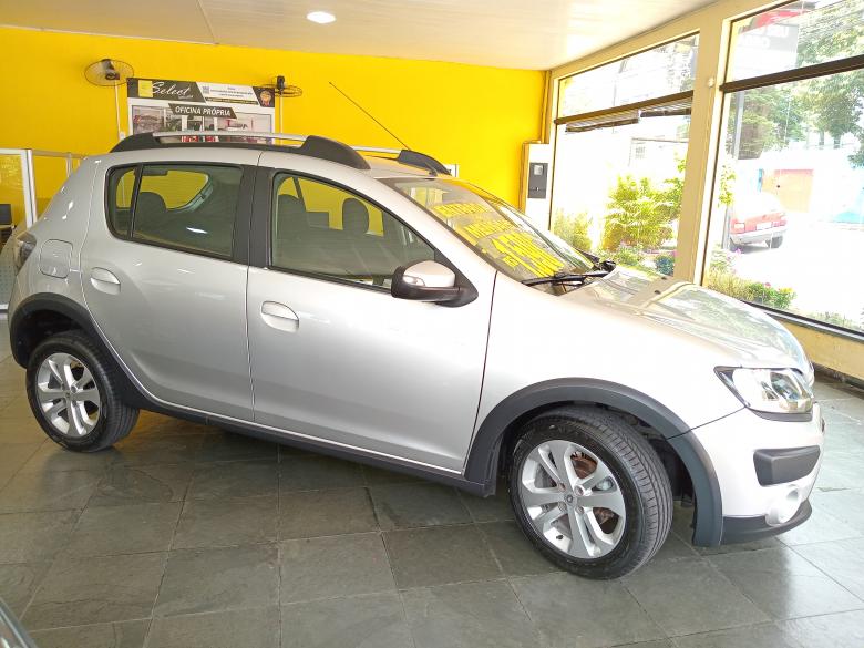 Renault - SANDERO STEP 1.6