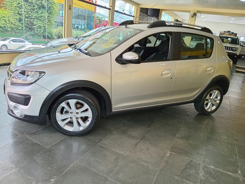 Renault - SANDERO STEP 1.6