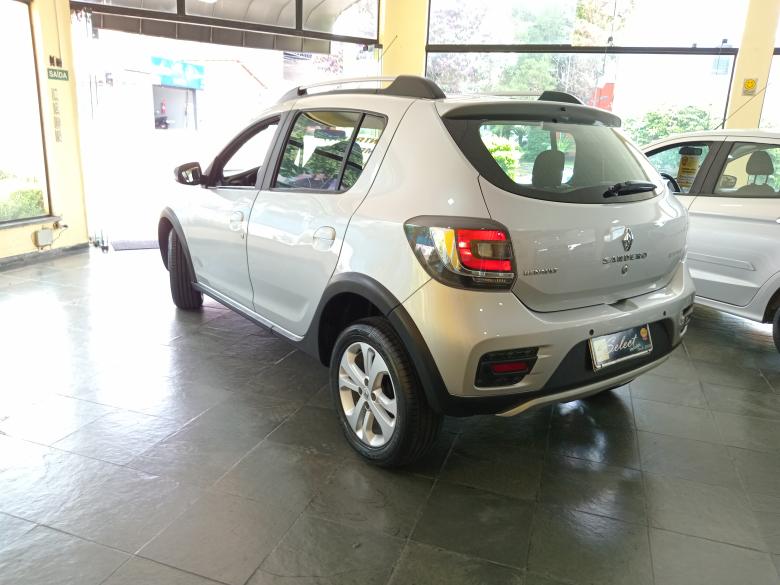 Renault - SANDERO STEP 1.6
