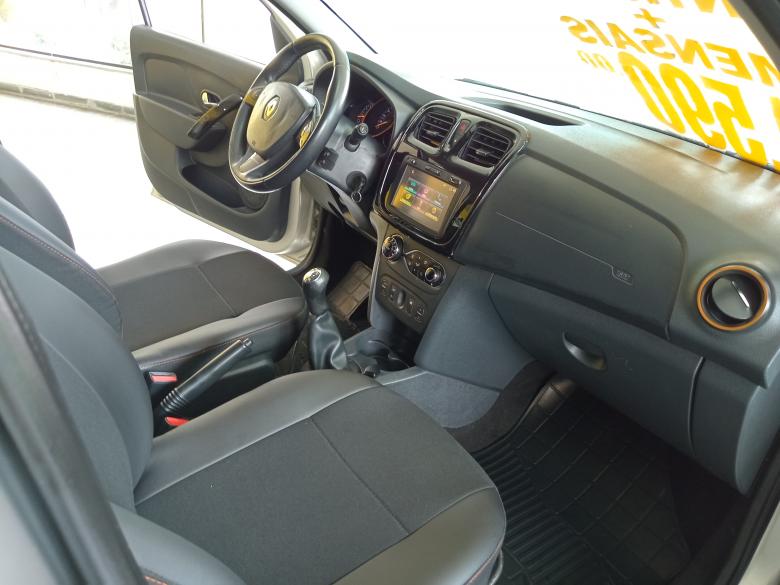 Renault - SANDERO STEP 1.6