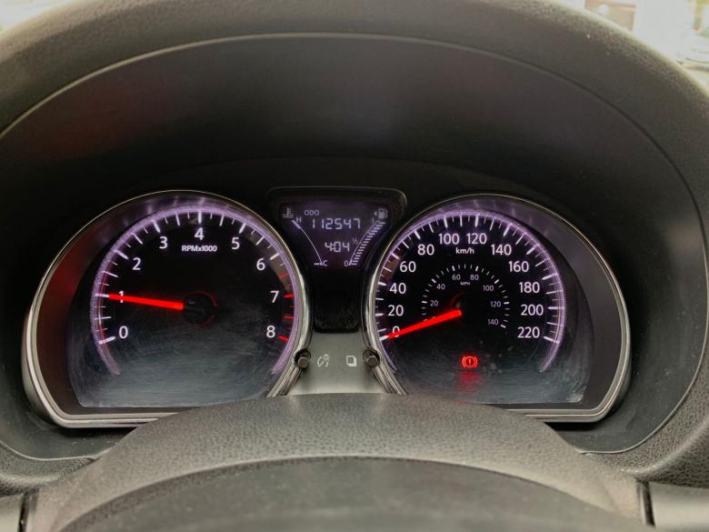 Nissan - Versa SL 1.6