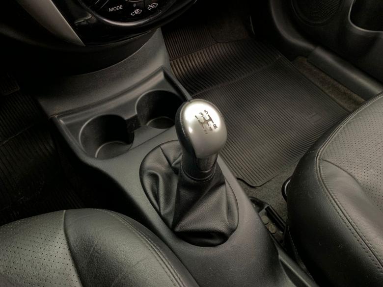 Nissan - Versa SL 1.6