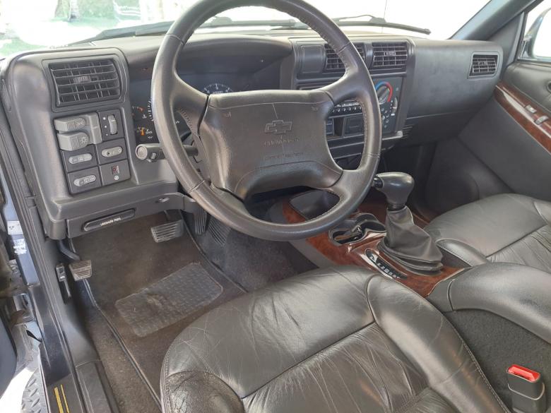GM - Chevrolet - BLAZER EXECUTIVE 4.3 V6 AUT