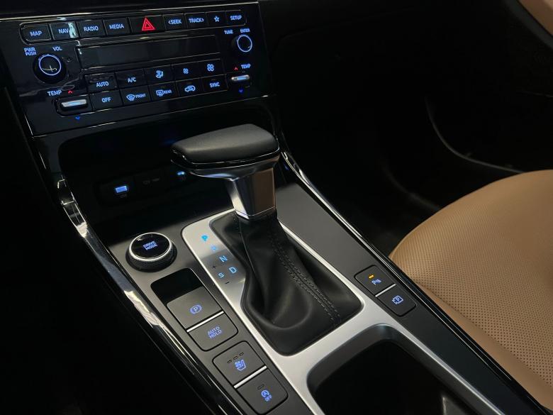 Hyundai - HYUNDAI/CRETA PLATINUM 1.0 TB AT