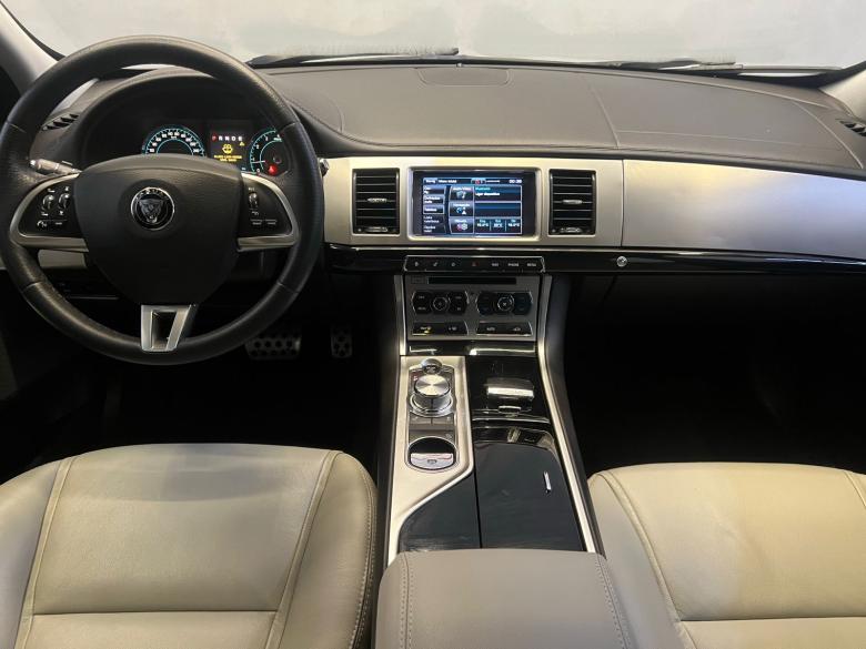 Jaguar - JAGUAR / XF SPORT LUXURY 2.0T AT
