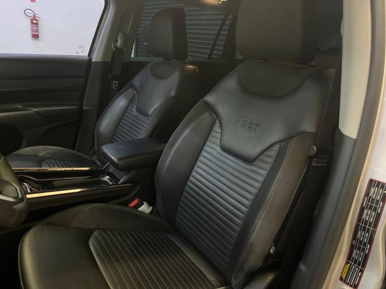 Jeep - JEEP/COMMANDER LIMITED 1.3 T270