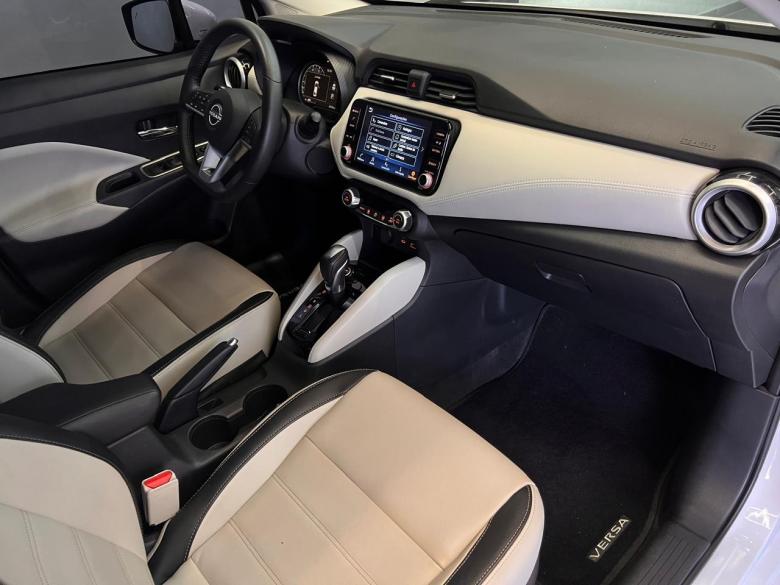 Nissan - NISSAN/VERSA EXCLUSIVE 1.6  