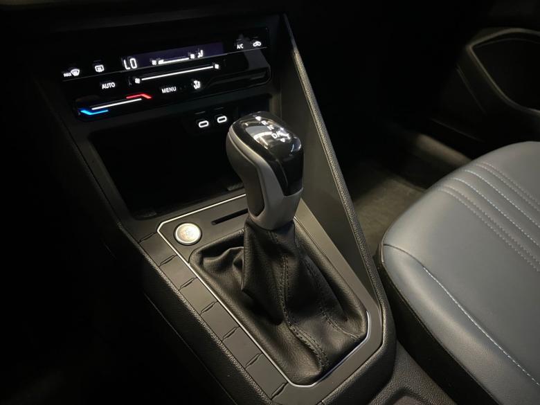 VW - VolksWagen - VW / NIVUS HIGHLINE 1.0 200 TSI AT