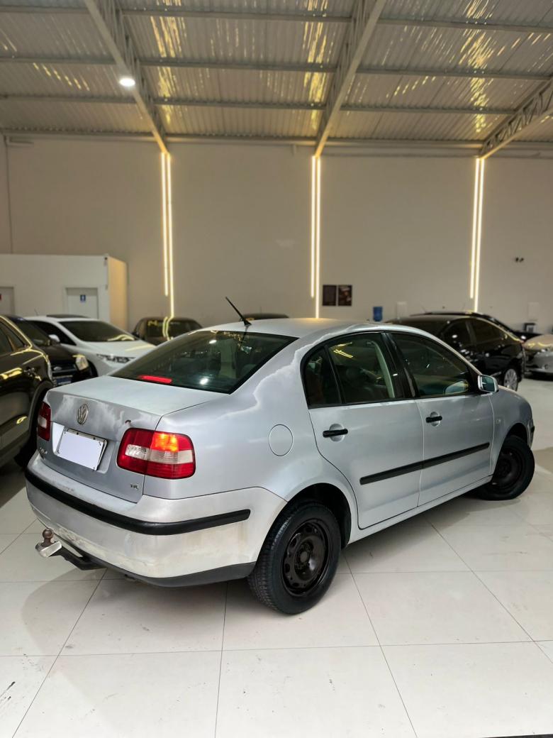 VW - VOLKSWAGEN - Polo Sedan 1.6 Mi 101cv 8V 4p Gasolina
