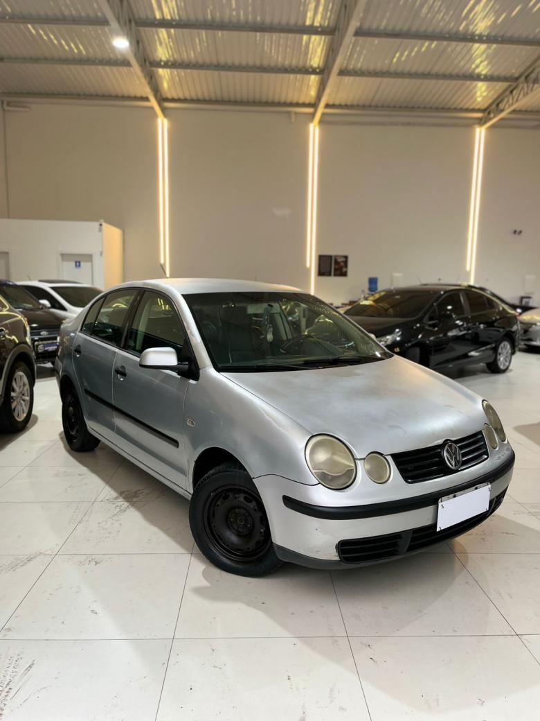 VW - VOLKSWAGEN - Polo Sedan 1.6 Mi 101cv 8V 4p Gasolina