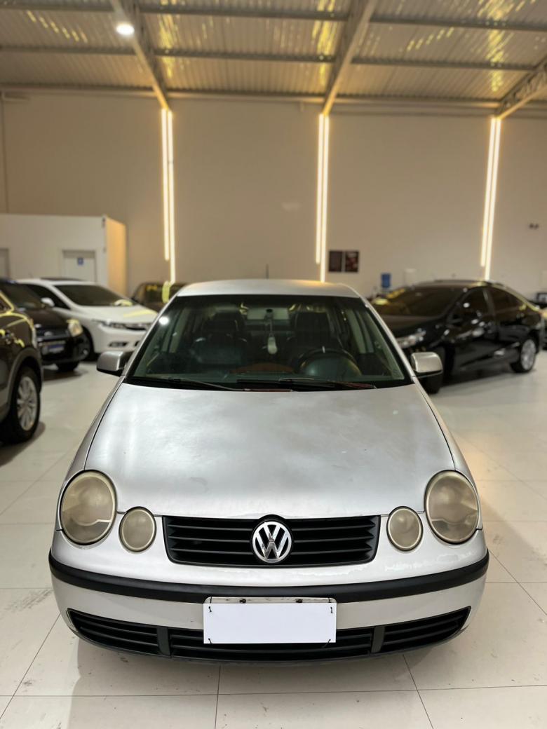VW - VOLKSWAGEN - Polo Sedan 1.6 Mi 101cv 8V 4p Gasolina