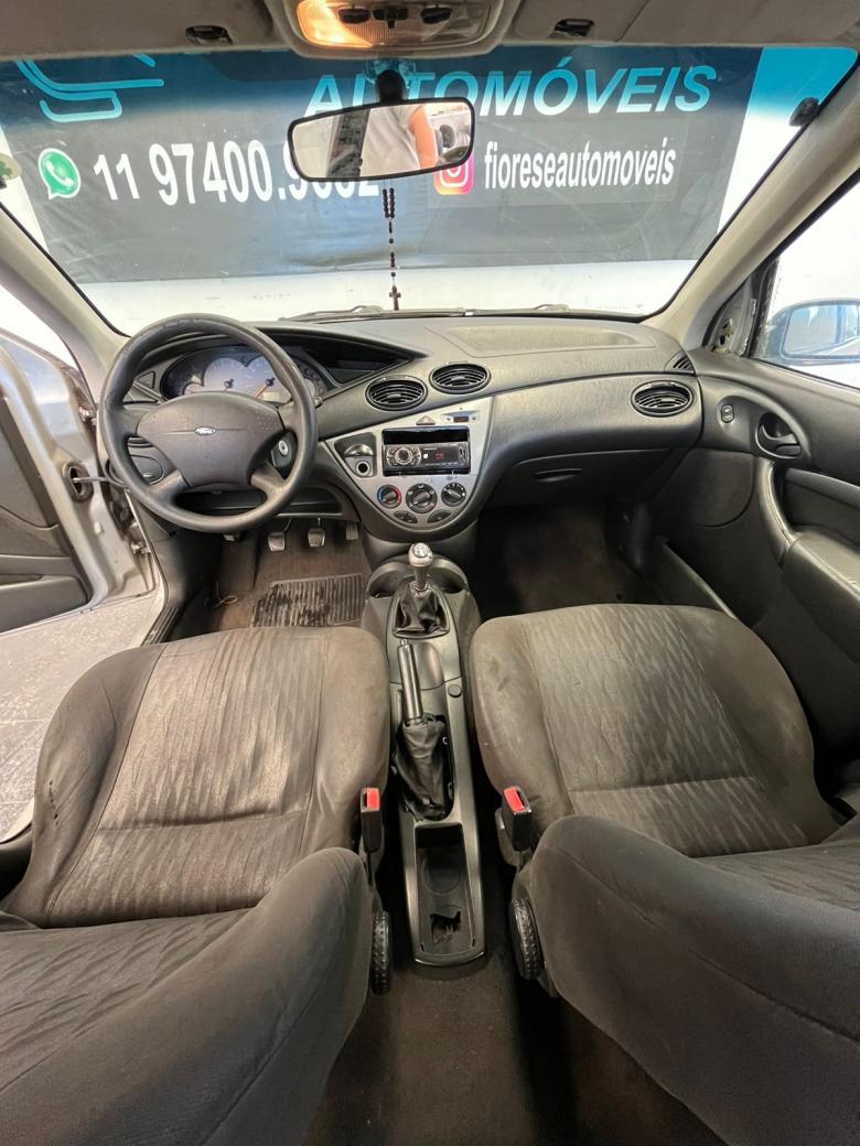FORD - Focus Sedan 1.6/1.6 Flex 8V/16V 4p Mec. Gasolina