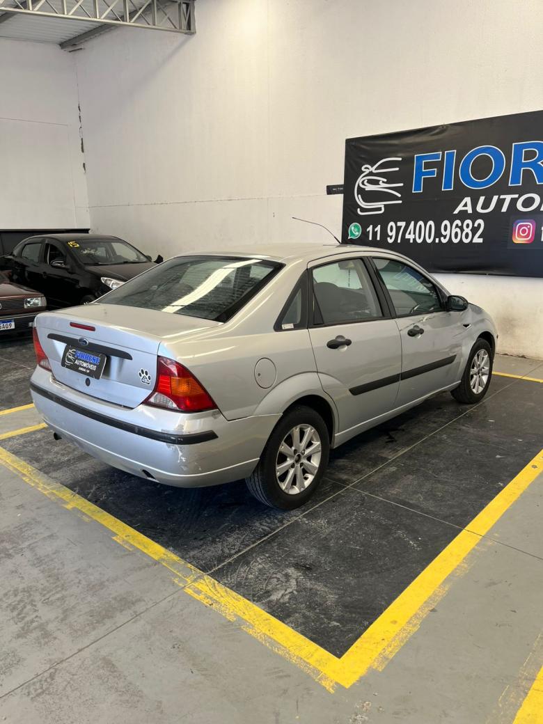 FORD - Focus Sedan 1.6/1.6 Flex 8V/16V 4p Mec. Gasolina