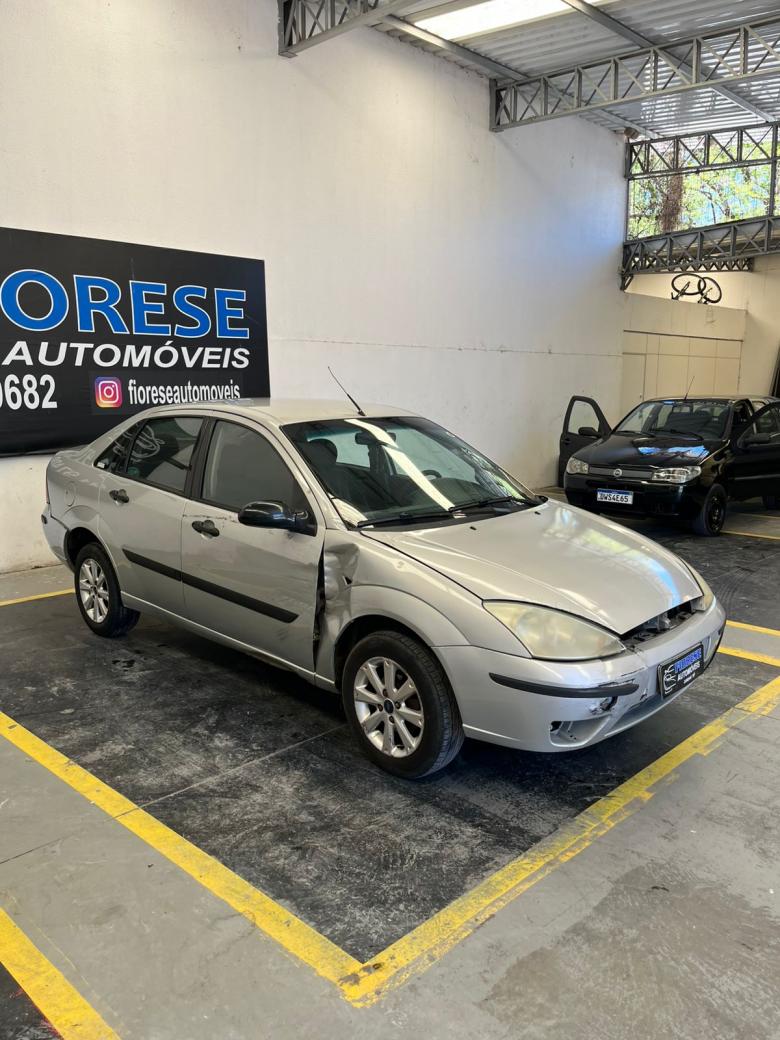 FORD - Focus Sedan 1.6/1.6 Flex 8V/16V 4p Mec. Gasolina