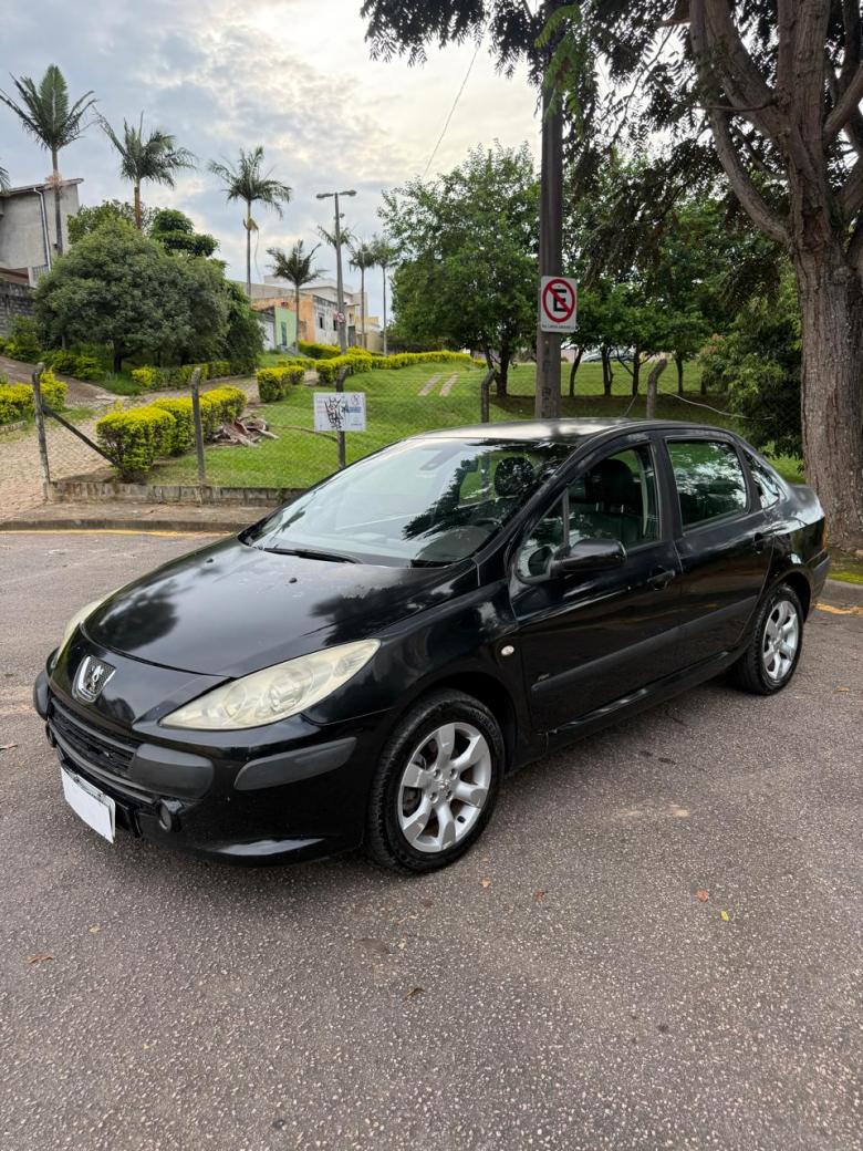 Peugeot - 307 Sed. Presence 1.6 Flex 16V 4p