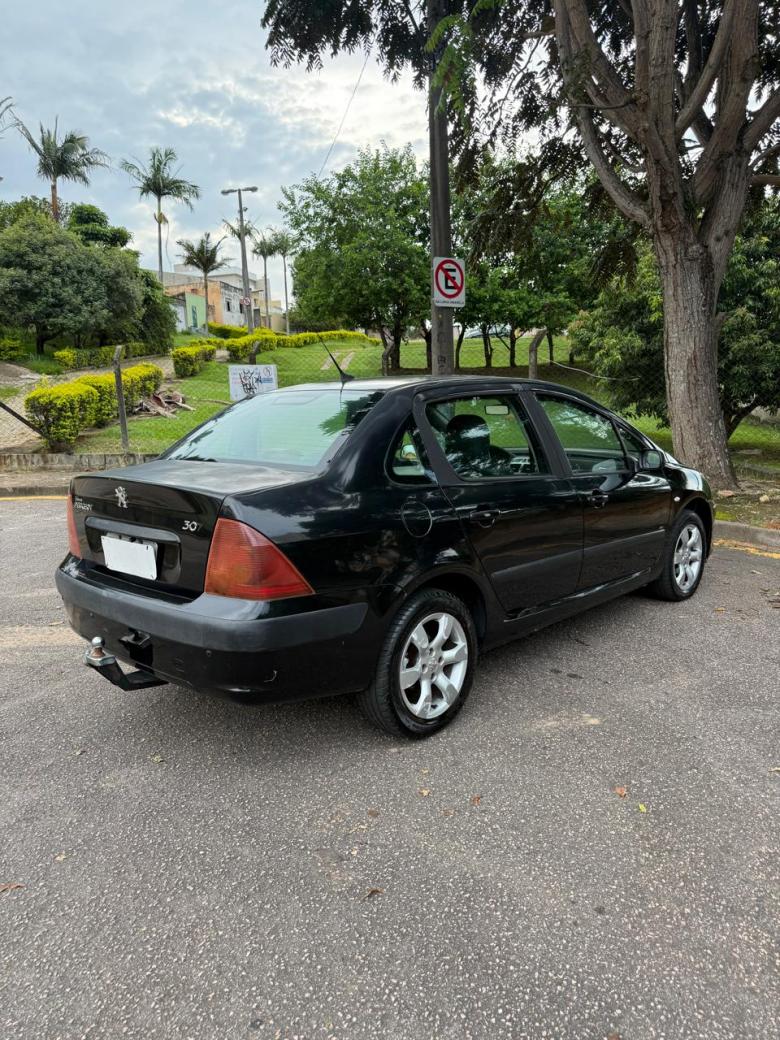 Peugeot - 307 Sed. Presence 1.6 Flex 16V 4p