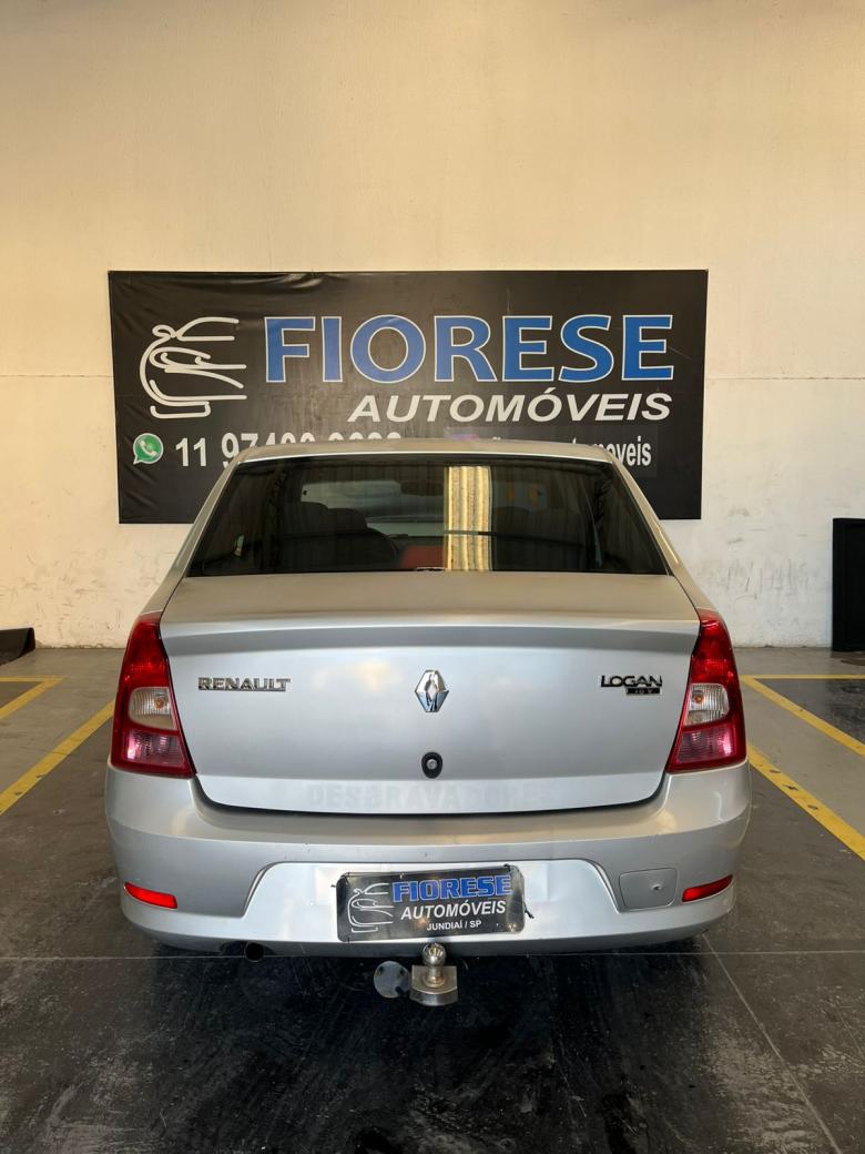 Renault - LOGAN Authentique Hi-Flex 1.0 16V 4p