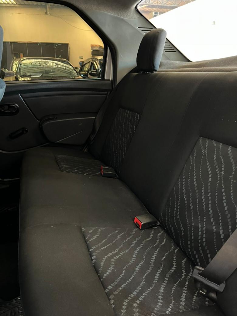 Renault - LOGAN Authentique Hi-Flex 1.0 16V 4p