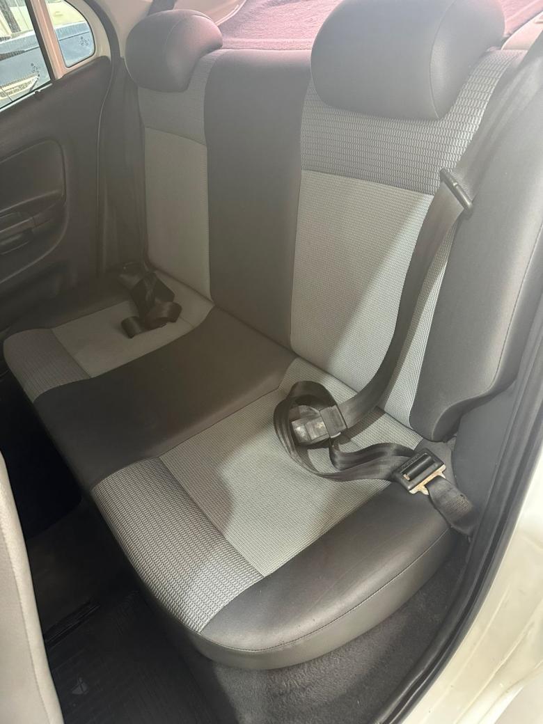 VW - VolksWagen - Gol (novo) 1.0 Mi Total Flex 8V 4p